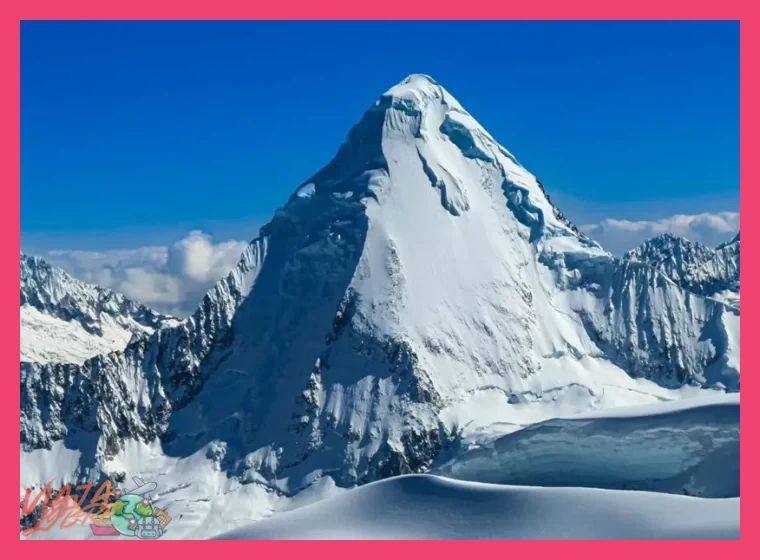 2. La Reina de las Montañas: La Cordillera Blanca y sus Iconicos Nevados