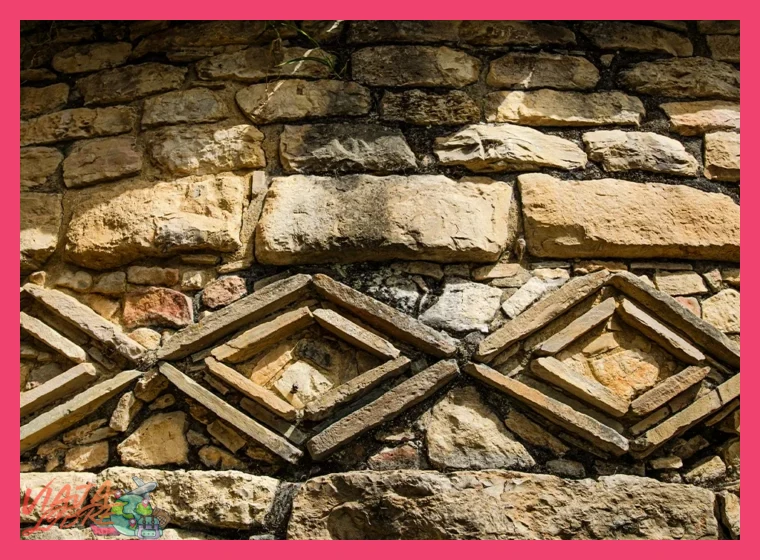 4. Arquitectura y Simbología: El Lenguaje en Piedra y Barro