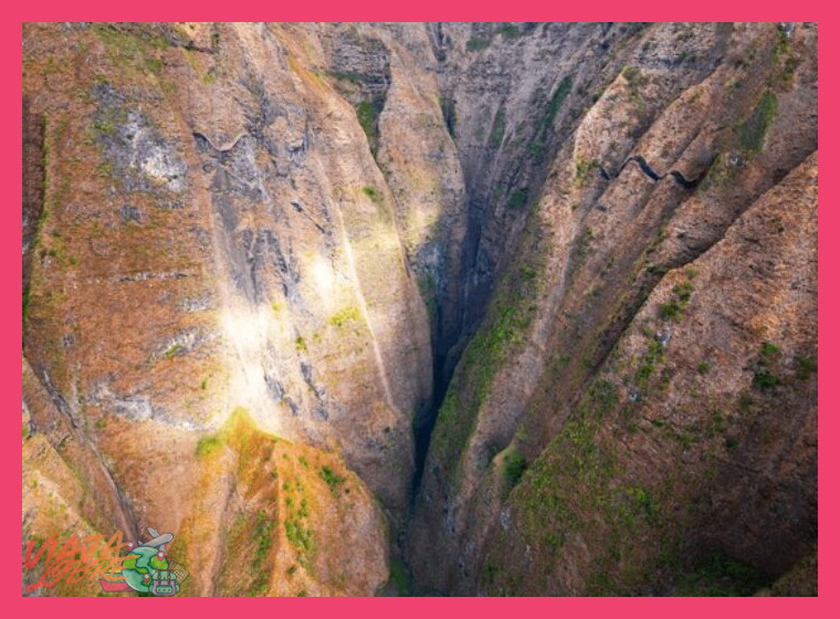 4. Geología y Paisajes Extremos: Más Allá del Abismo