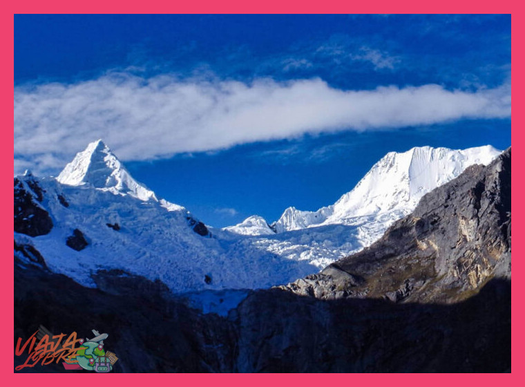 Características geográficas y ecológicas de las montañas de la Cordillera Blanca dentro del contexto del turismo rural.