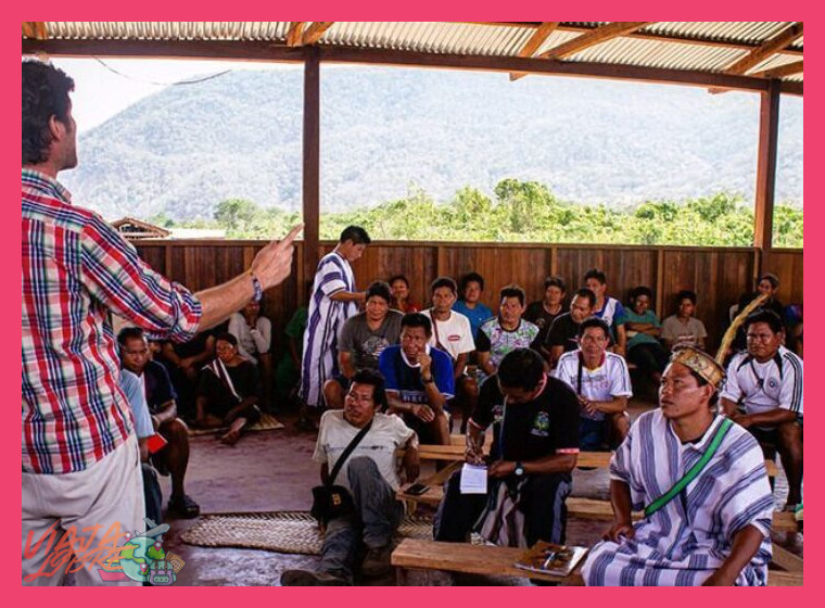 ¿Cómo contribuye este programa de 4 días al desarrollo sostenible de las comunidades asháninkas nativas de la Selva Central peruana?
