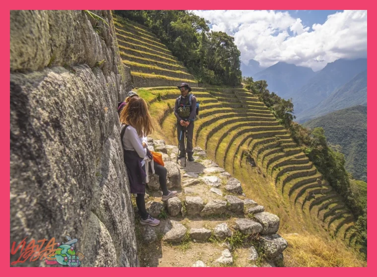 ¿Cómo puedo comprar las entradas a Machu Picchu y el Camino Inca con anticipación?