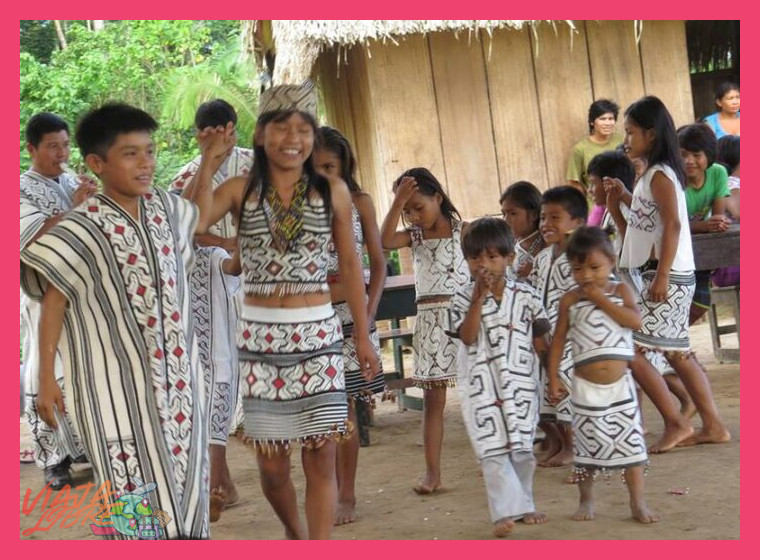 ¿Cómo se estructura la convivencia en una comunidad Yine contemporánea, entre la preservación de sus tradiciones y la relación con el mundo exterior?