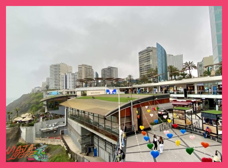 Considerando que el viaje parte y regresa a Lima, ¿qué actividades o lugares en la capital son viables para el viernes por la noche o el domingo a la tarde/noche?