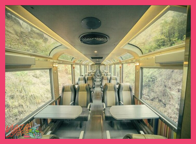 Considerando un itinerario full day con bus panorámico, ¿cuál es el horario de tren más recomendado para optimizar la visita a la ciudadela de Machu Picchu?