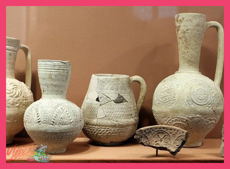 ¿Cuál es el nombre de la técnica de tejido o cerámica más representativa de los talleres artesanales de Ayacucho?