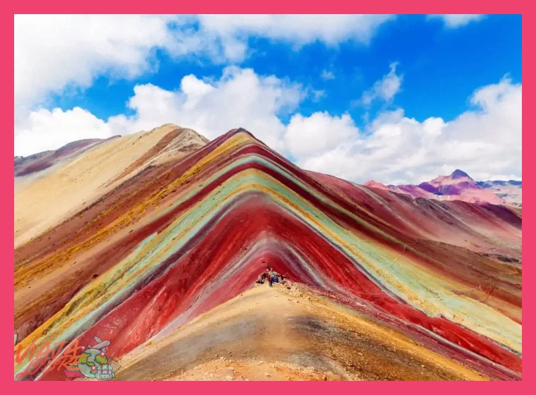 ¿Cuáles son los mejores destinos turísticos en la sierra peruana para quienes buscan tanto aventura como inmersión cultural?