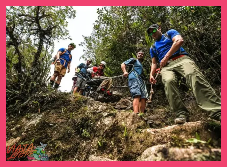 ¿Cuáles son los operadores de tours en Cusco con programas específicos de 9 noches que abarcan la selva de Tambopata, la ciudad del Cusco y el recorrido por las ruinas incas, incluyendo Machu Picchu?