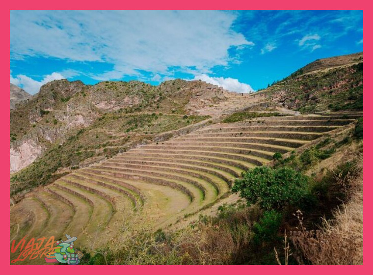 Día 3: Inmersión en el Valle Sagrado: Pisac, Ollantaytambo y Tren a Aguas Calientes