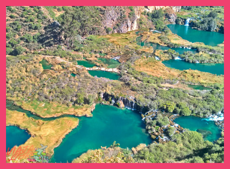 ¿Dónde se encuentra exactamente Huancaya y qué hace especial a sus lagunas?