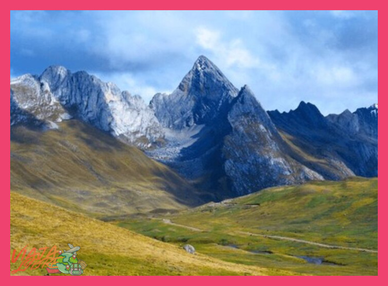 ¿Dónde se pueden encontrar galerías fotográficas que muestren los paisajes andinos y la vida cotidiana de las comunidades pastoriles de Nor Yauyos Cochas?