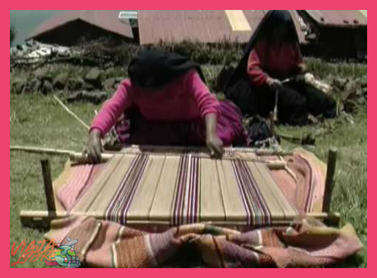 El Arte Textil de Taquile: Un Lenguaje Tejido en la Trama