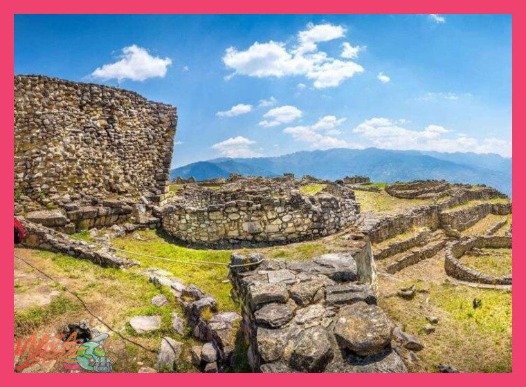 ¿El itinerario incluye la visita completa a la Fortaleza de Kuélap?