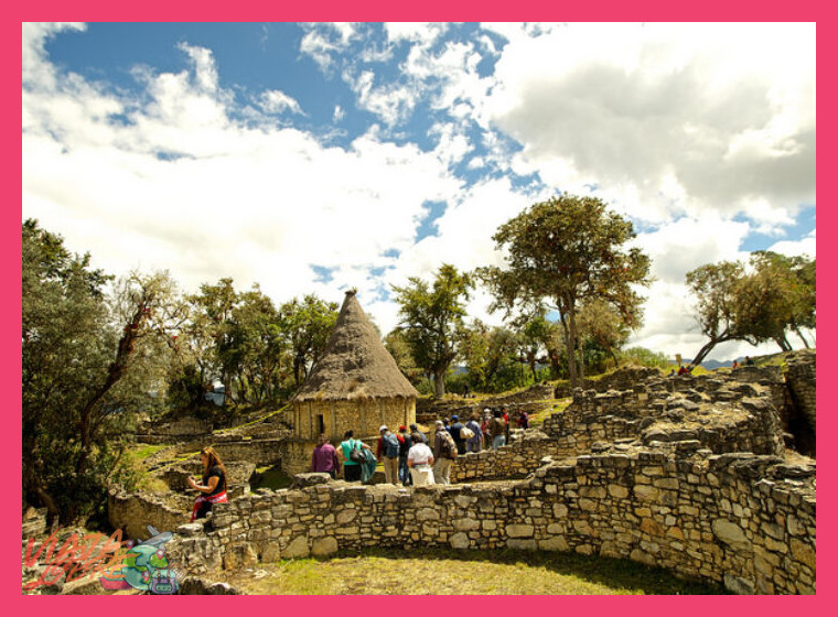¿En qué se diferencia el turismo comunitario en Chachapoyas del turismo convencional?