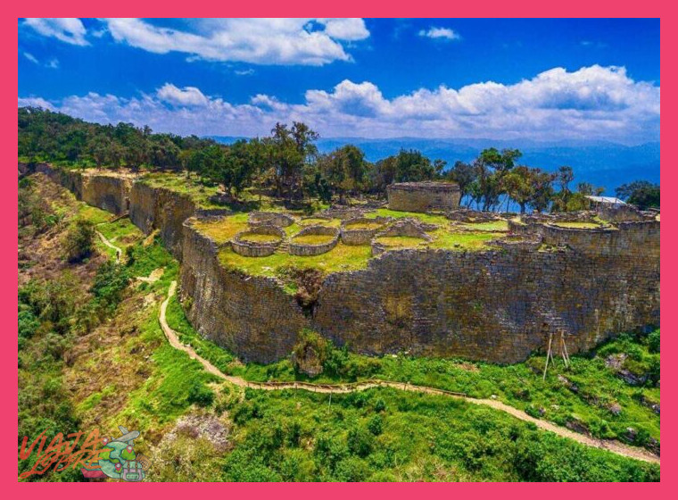 ¿En qué temporada se puede disfrutar plenamente de las vistas en Kuélap y del paisaje de la selva alta durante el tour "Norte Mágico"?