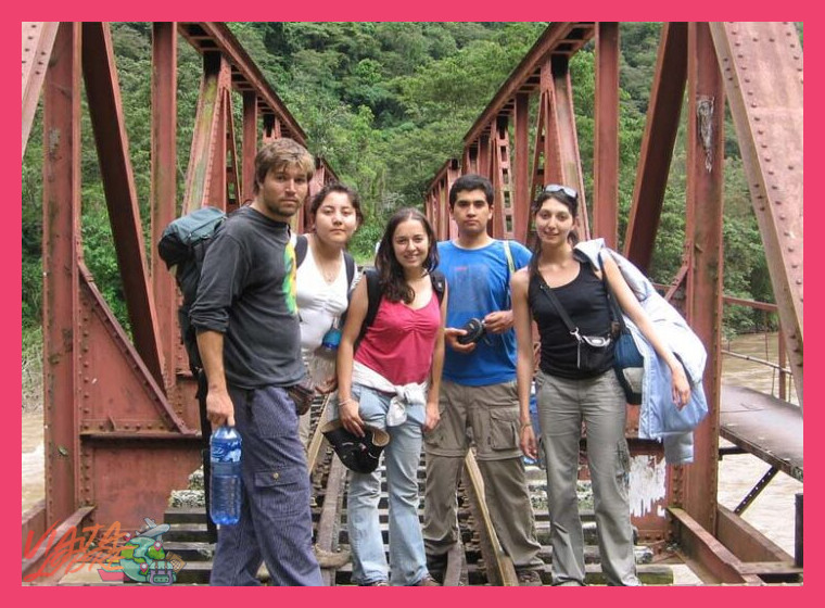 ¿Es necesario ir con un tour o se puede ir por cuenta propia?