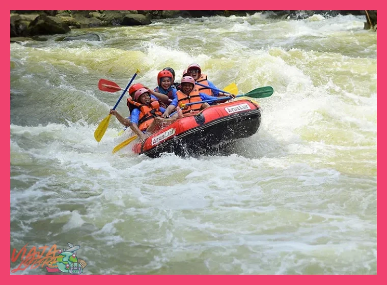 Hidrodinámica y Toma de Decisiones en el Rafting de Aguas Bravas