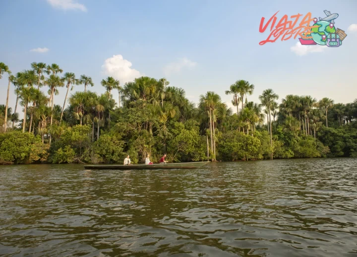 La Ciudad de Iquitos y la confluencia del río Amazonas como atractivo central