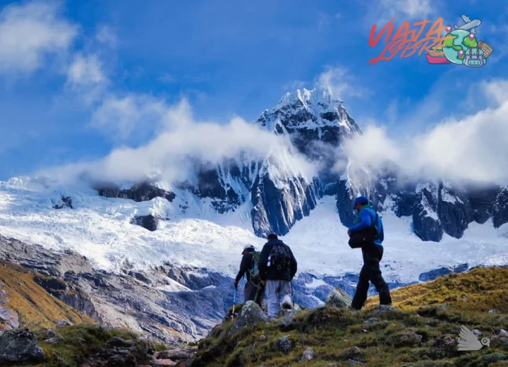 Lista de equipo técnico obligatorio (crampones, piolet, carpa cuatro estaciones)