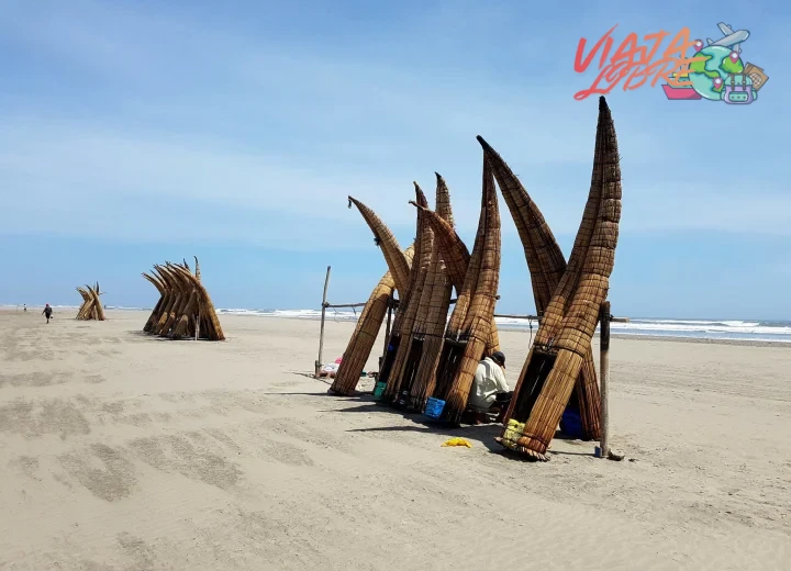 Playa Máncora en Piura: oleaje para surf y vida nocturna