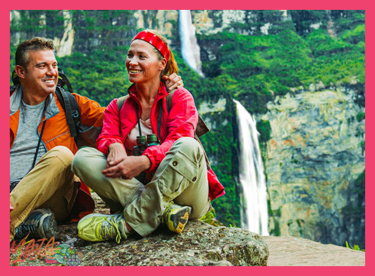 ¿Qué actividades auténticas y respetuosas pueden realizar los turistas para vivir una experiencia de turismo comunitario en Perú?