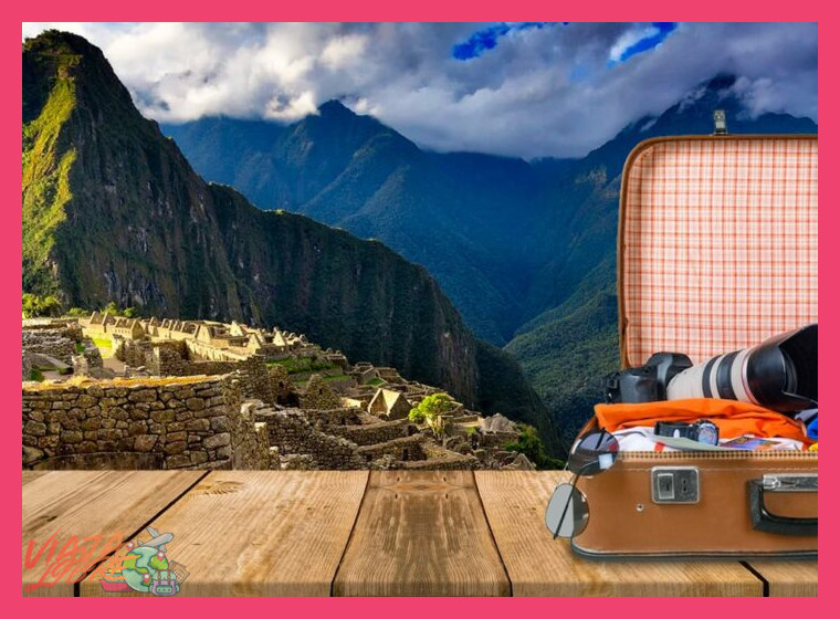 ¿Qué debo empacar para un viaje que combina selva tropical y montañas andinas?