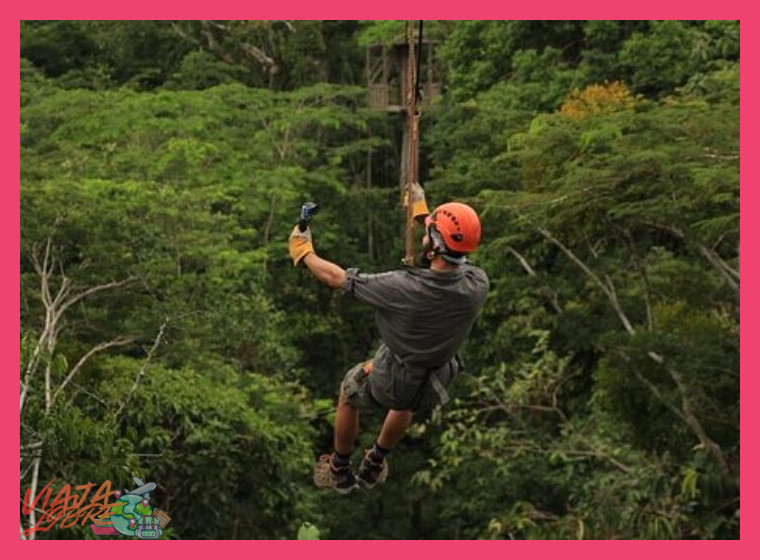 ¿Qué incluye exactamente la experiencia de canopy y zipline en la selva de Tarapoto?