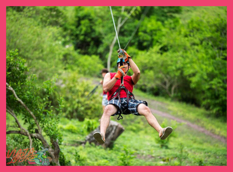 ¿Qué ofrece de único el circuito de canopy y zipline en la selva central de Tarapoto en comparación con otros destinos?