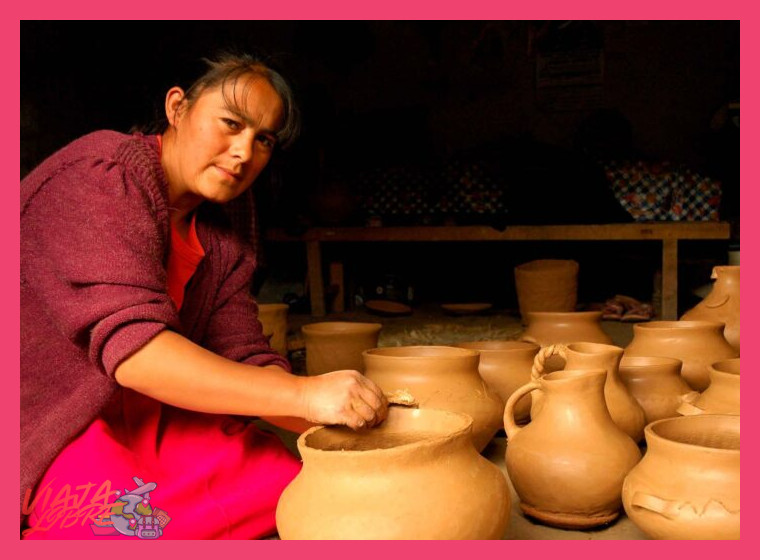 ¿Qué técnicas artesanales tradicionales puedo aprender en los talleres de Ayacucho?