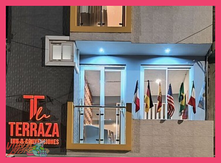 ¿Qué tipo de alojamiento puedo esperar en un hospedaje rural de Huancavelica?
