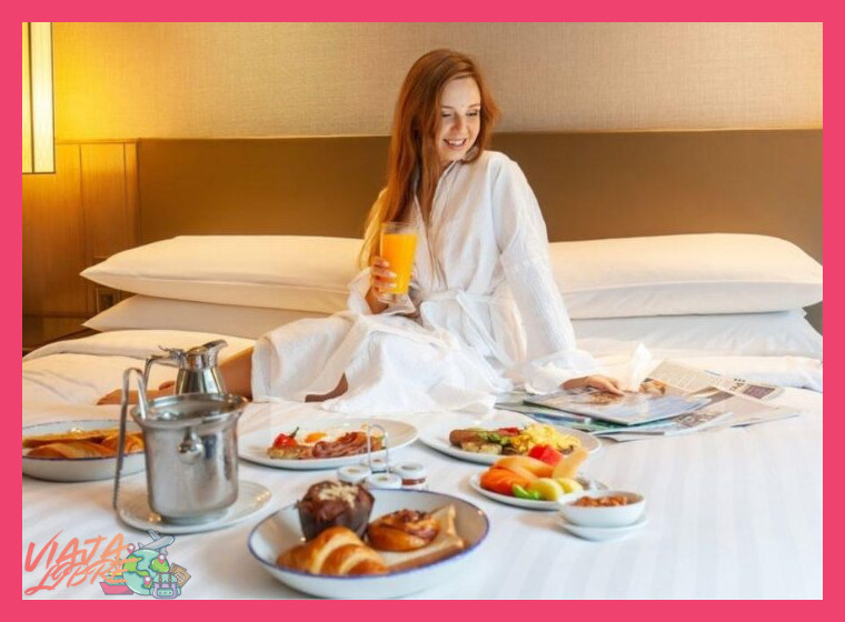 ¿Qué tipo de alojamiento y comidas puedo esperar durante el viaje?