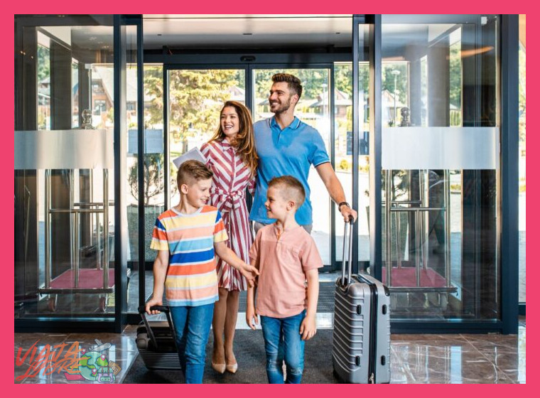 ¿Qué tipo de alojamiento y transporte se utiliza para las familias?