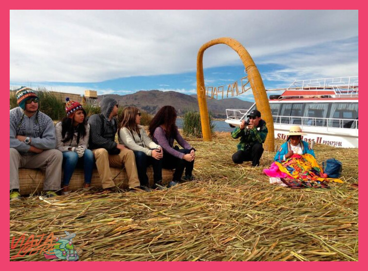 ¿Qué tipo de experiencias turísticas ofrece Vicos a los visitantes?
