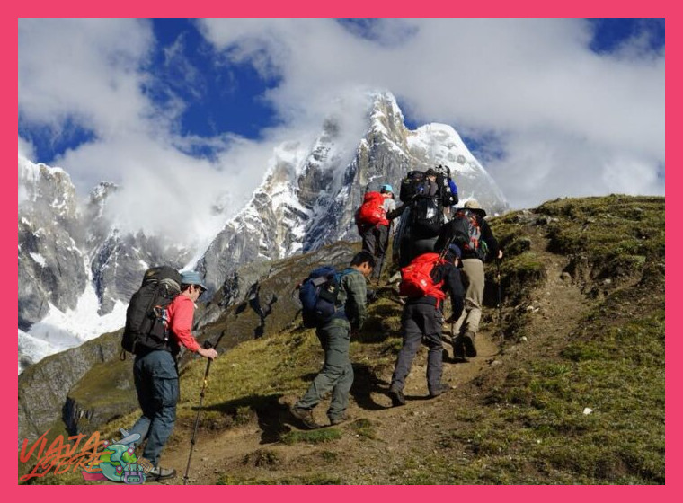¿Qué valor ofrece la región de la Cordillera Raura como destino para el senderismo de exploración?