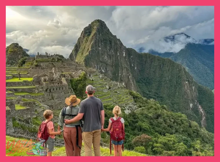 Tours organizados para familias en Perú, con experiencias en Machu Picchu y actividades de baja dificultad en la selva