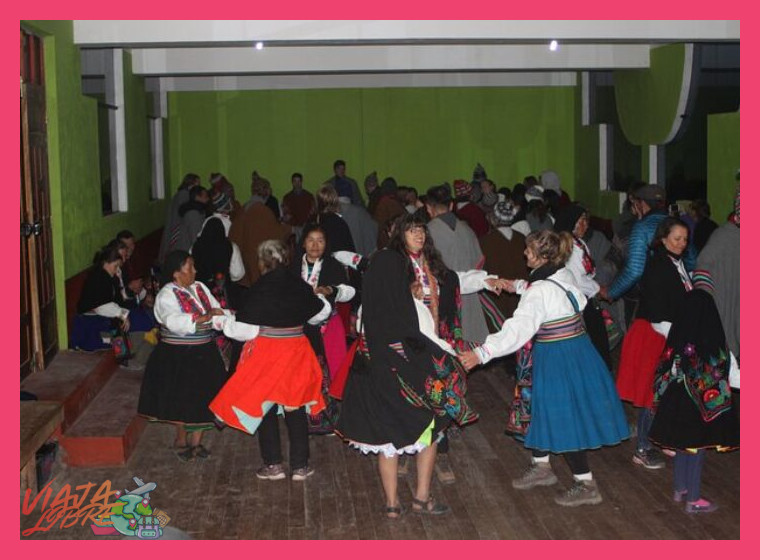 Vida Comunitaria en Amantaní: La Noche con una Familia Anfitriona